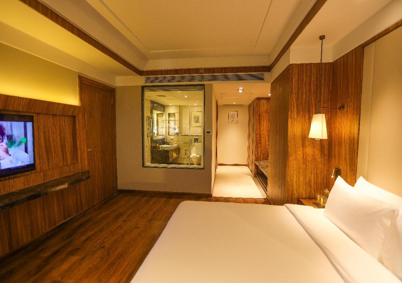 Radisson Bhopal Hotel Exterior foto