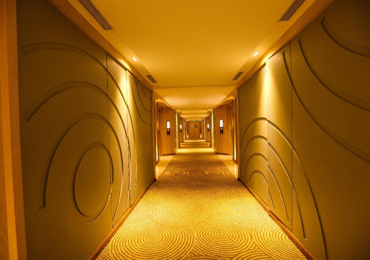 Radisson Bhopal Hotel Exterior foto