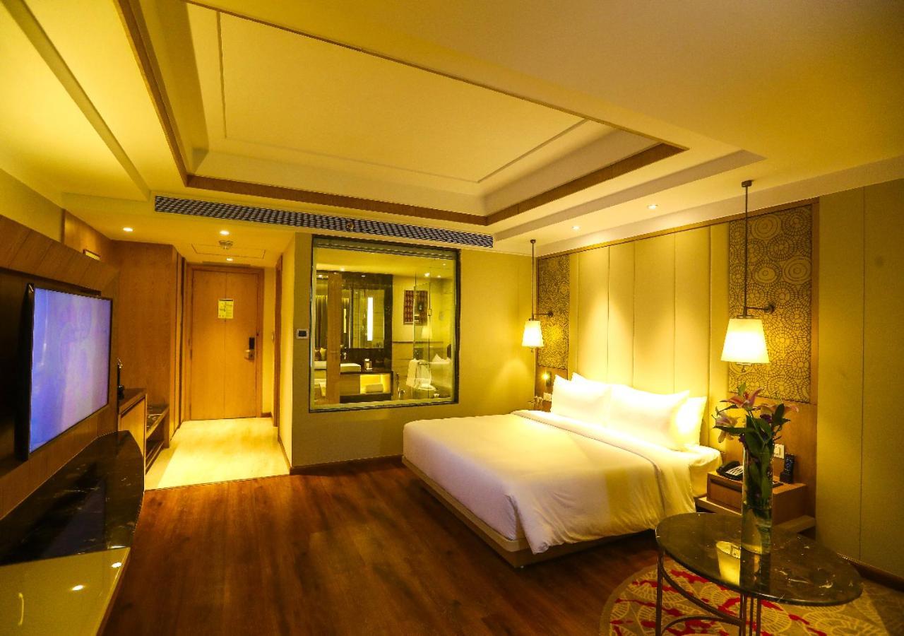 Radisson Bhopal Hotel Exterior foto
