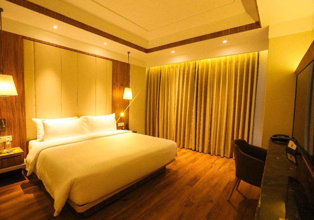 Radisson Bhopal Hotel Exterior foto